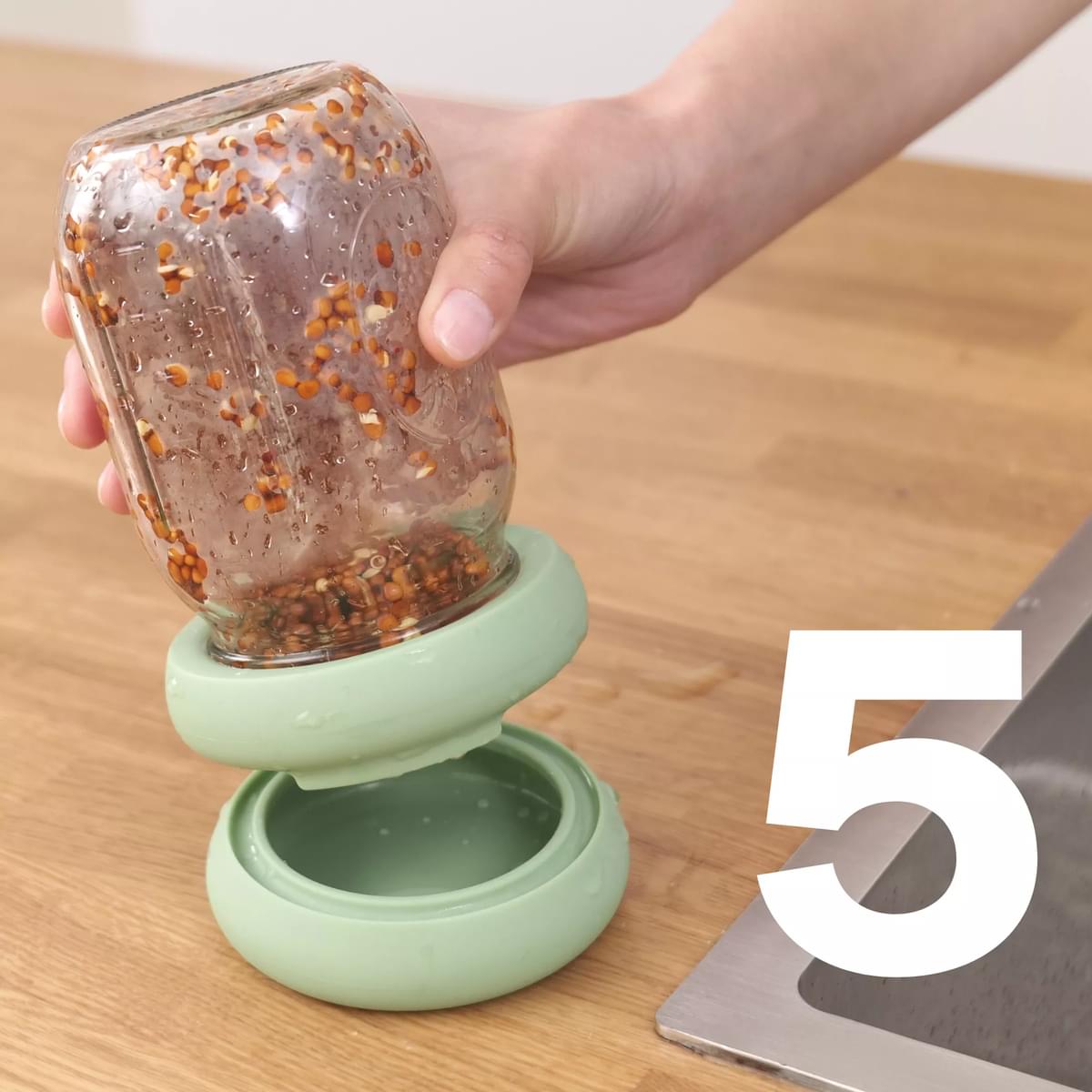 Sprout Huggers van Food Huggers step 5